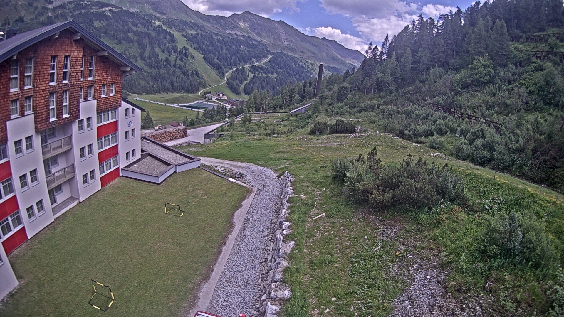 Archived image Webcam Ausblick Hotel Enzian in Obertauern