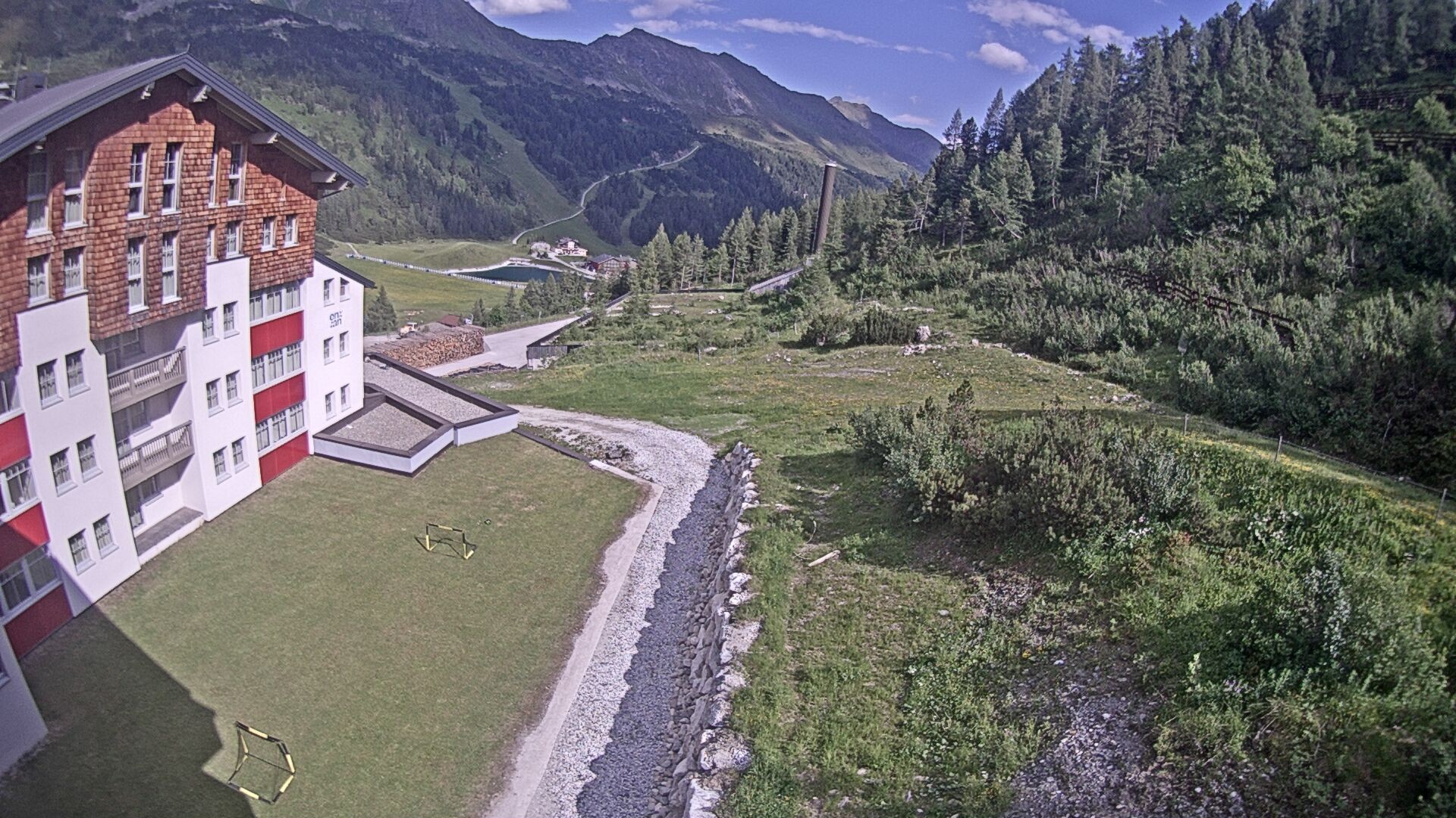 Archived image Webcam Ausblick Hotel Enzian in Obertauern