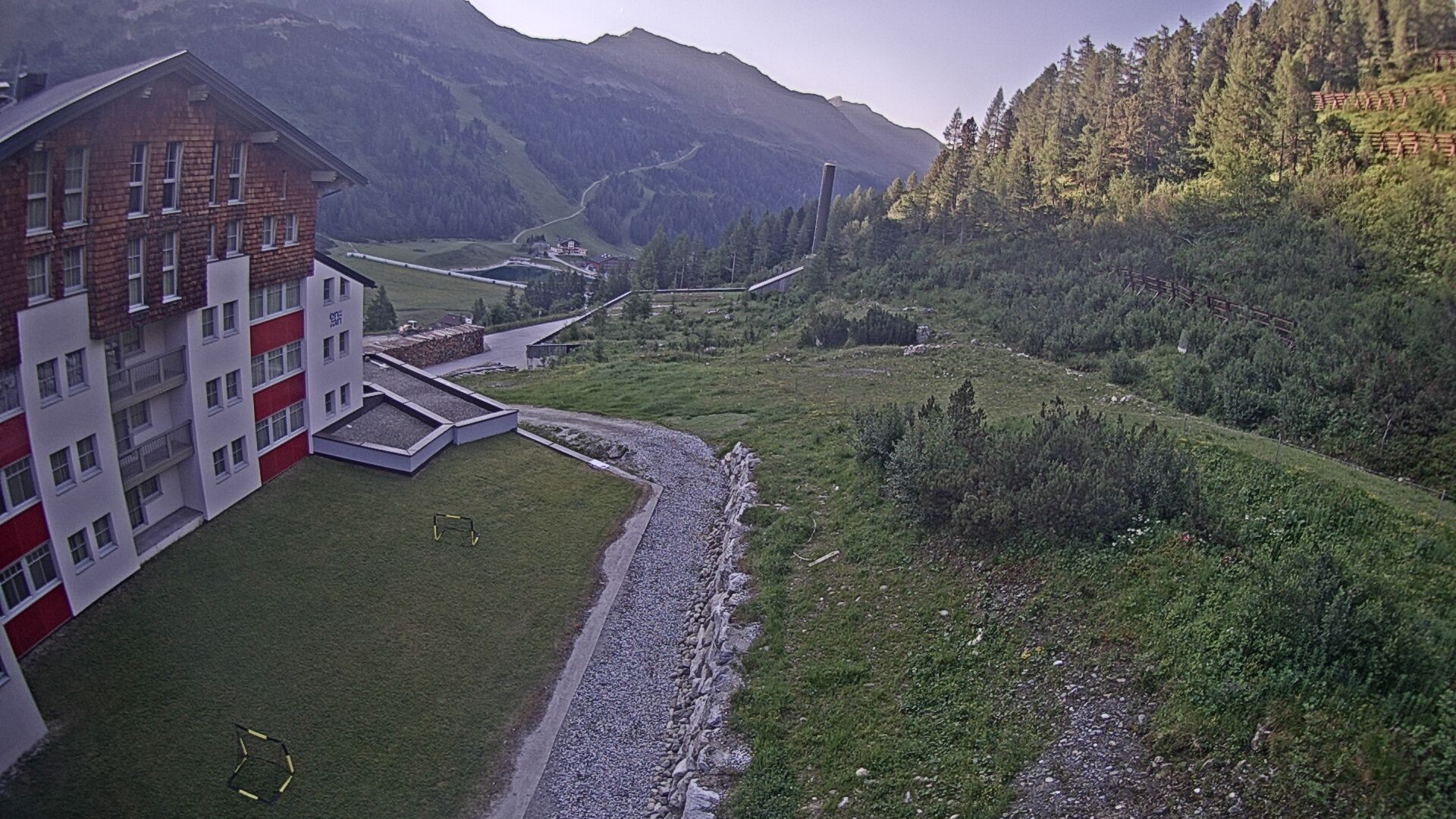 Archiv Foto Webcam Obertauern – Blick Hotel Enzian