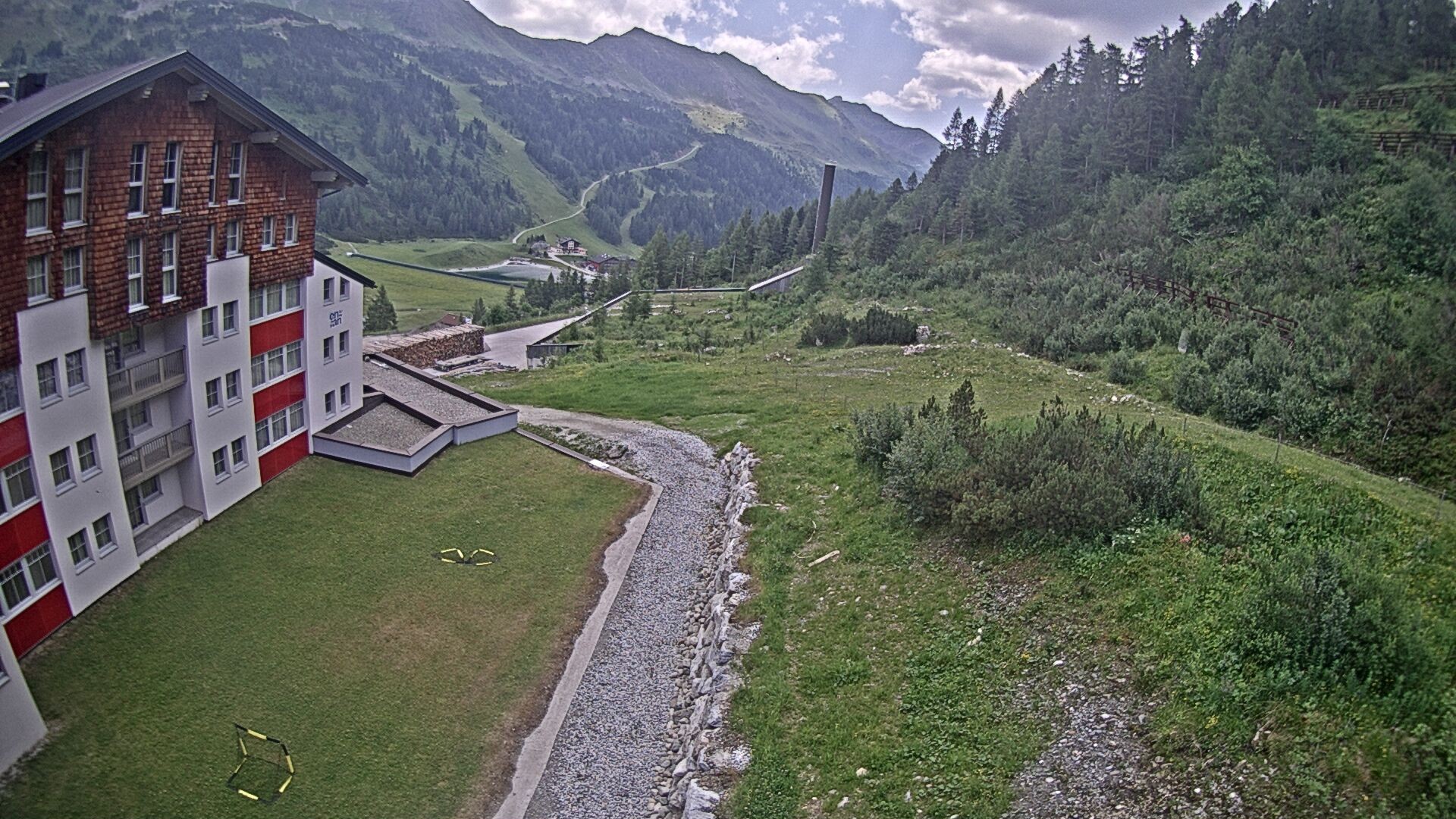 Archiv Foto Webcam Obertauern – Blick Hotel Enzian