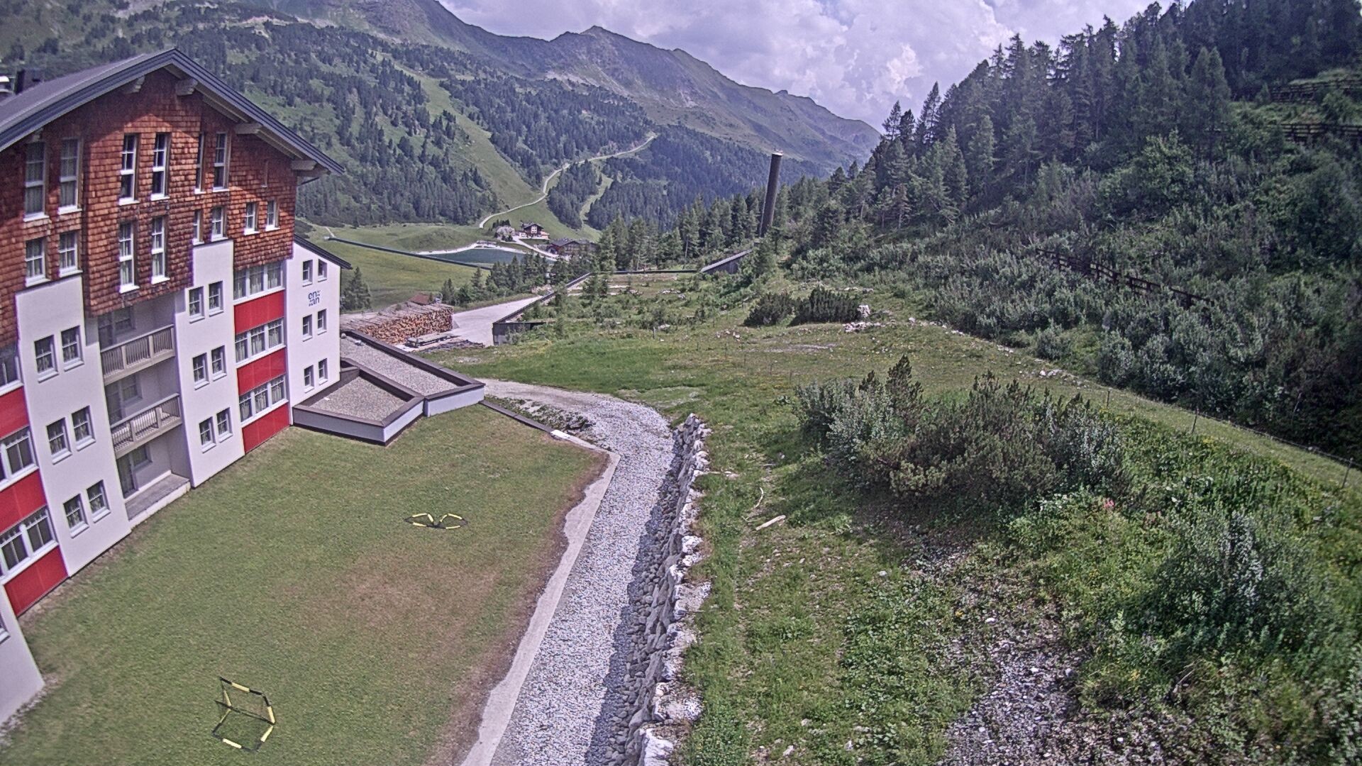 Archiv Foto Webcam Obertauern – Blick Hotel Enzian