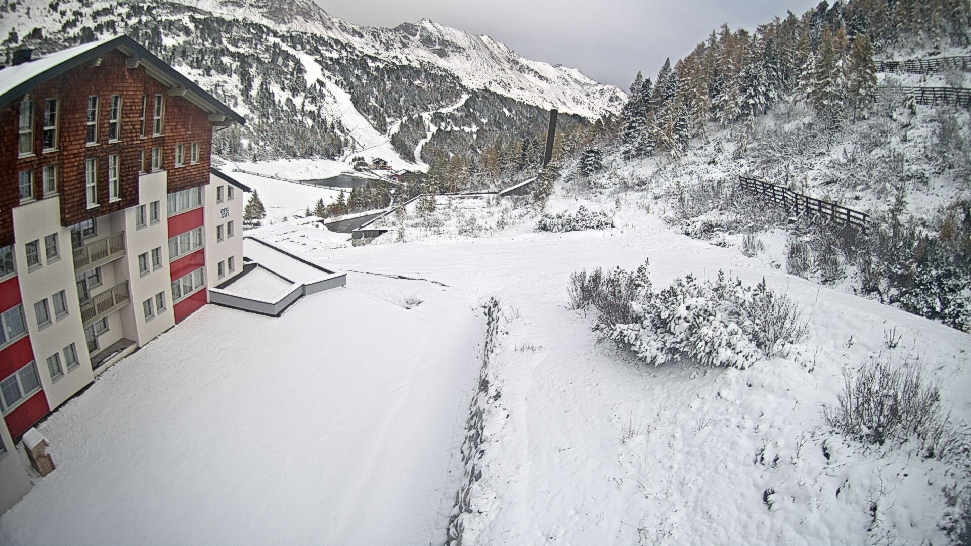 Archiv Foto Webcam Obertauern – Blick Hotel Enzian