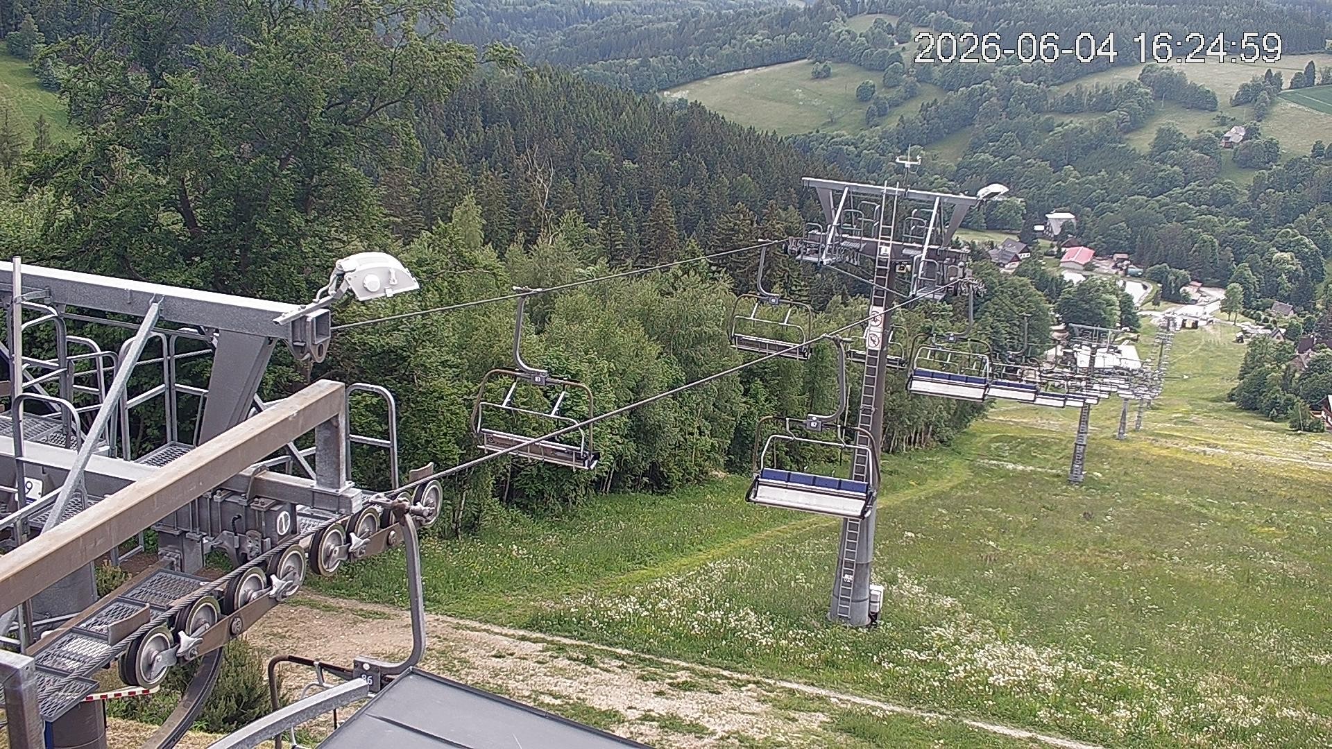 Archiv Foto Webcam Benecko - Bergstation Sessellift