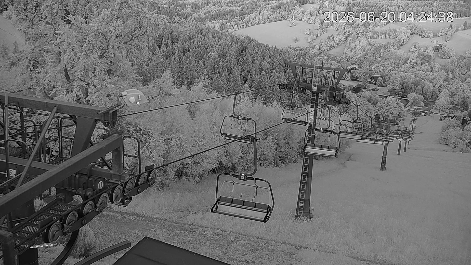 Archiv Foto Webcam Benecko - Bergstation Sessellift