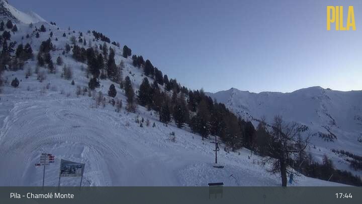 Archiv Foto Webcam Pila - Chamolé Berg