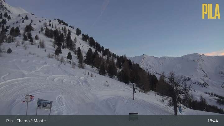 Archiv Foto Webcam Pila - Chamolé Berg