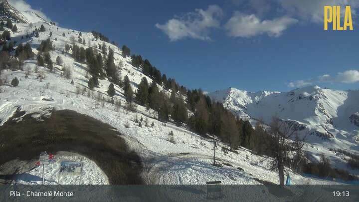 Archived image Webcam Pila - Chamolé Mountain