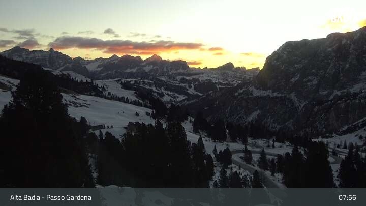 Archiv Foto Webcam Passo Gardena (Alta Badia)