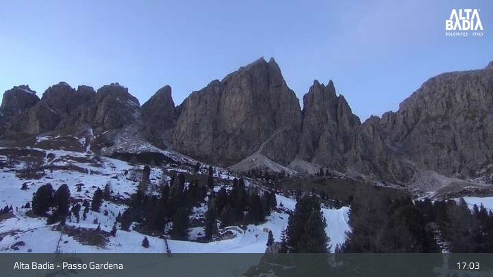 Archiv Foto Webcam Passo Gardena (Alta Badia)