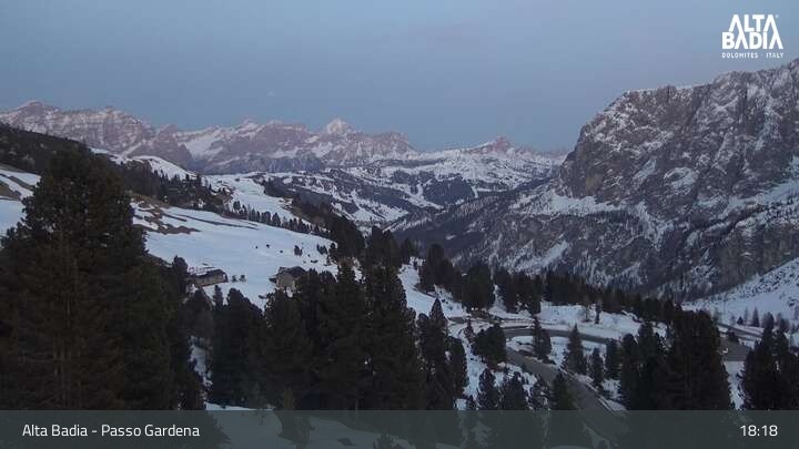Archiv Foto Webcam Passo Gardena (Alta Badia)