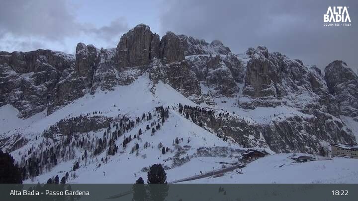 Archived image Webcam Alta Badia: Passo Gardena
