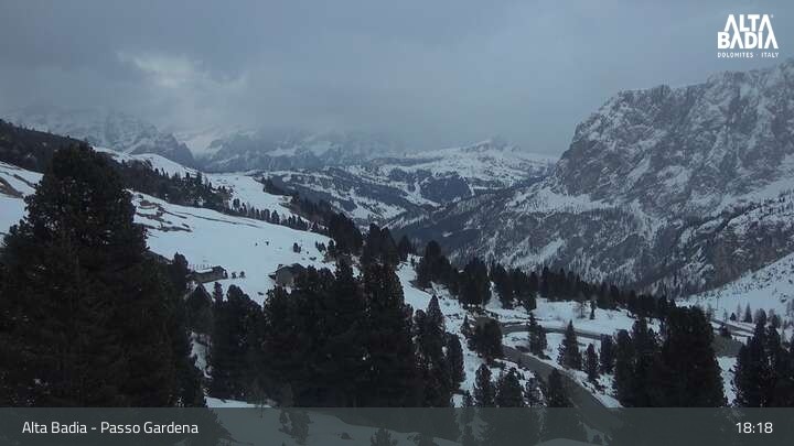 Archiv Foto Webcam Passo Gardena (Alta Badia)