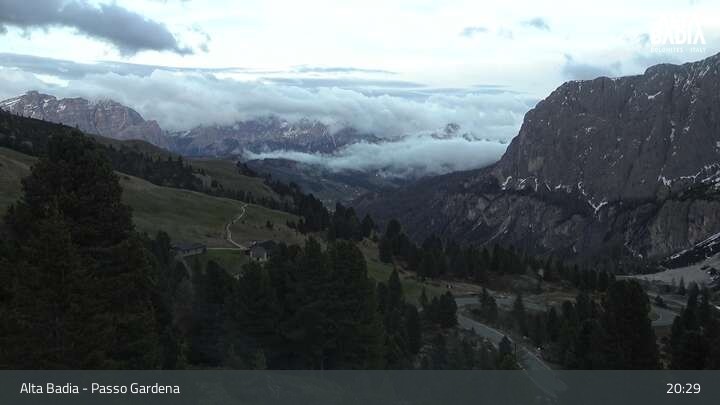 Archiv Foto Webcam Passo Gardena (Alta Badia)