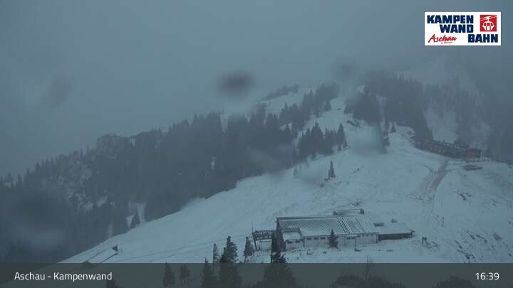 Archived image Webcam Top station Kampenwandbahn