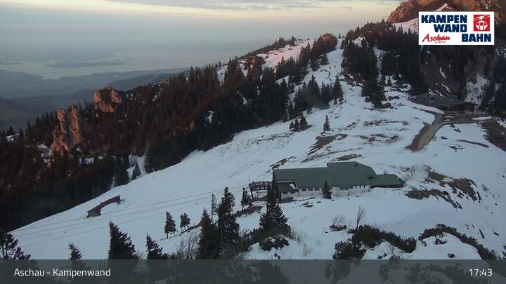 Archived image Webcam Top station Kampenwandbahn