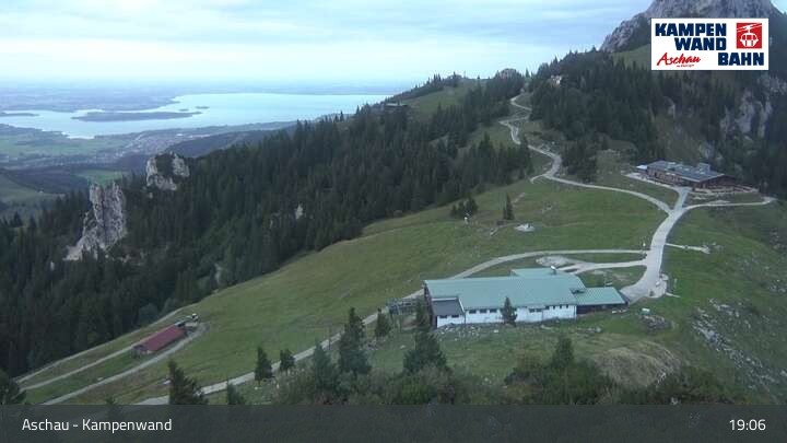 Archived image Webcam Top station Kampenwandbahn