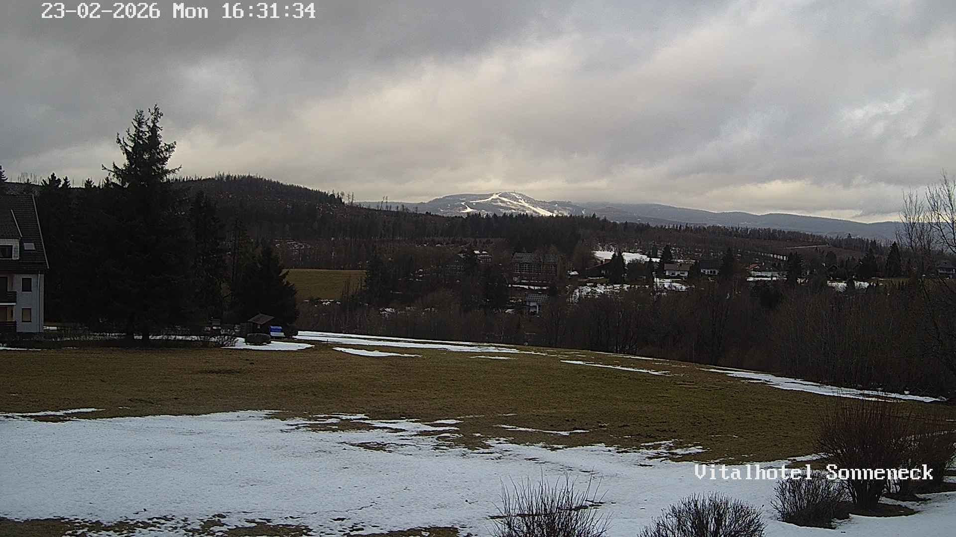 Archiv Foto Webcam Braunlage-Hohegeiß: Blick über das Tal