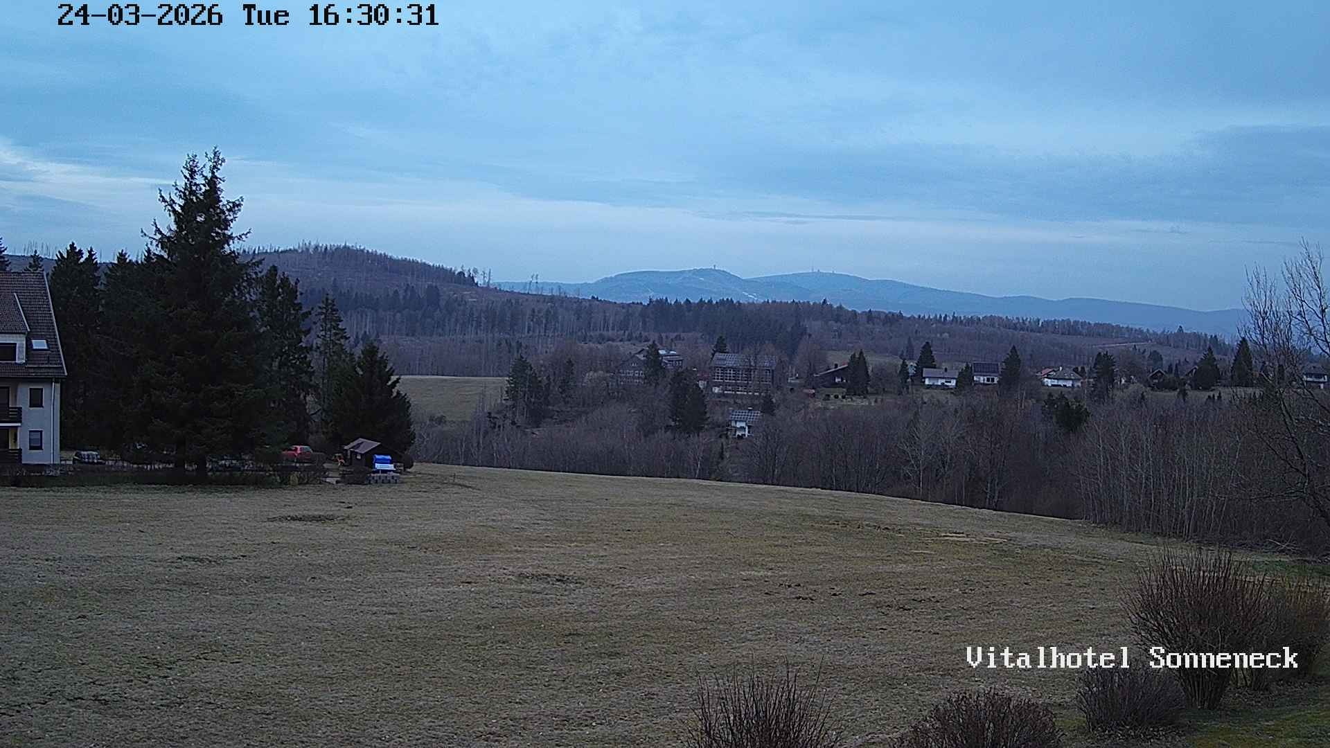 Archiv Foto Webcam Braunlage-Hohegeiß: Blick über das Tal