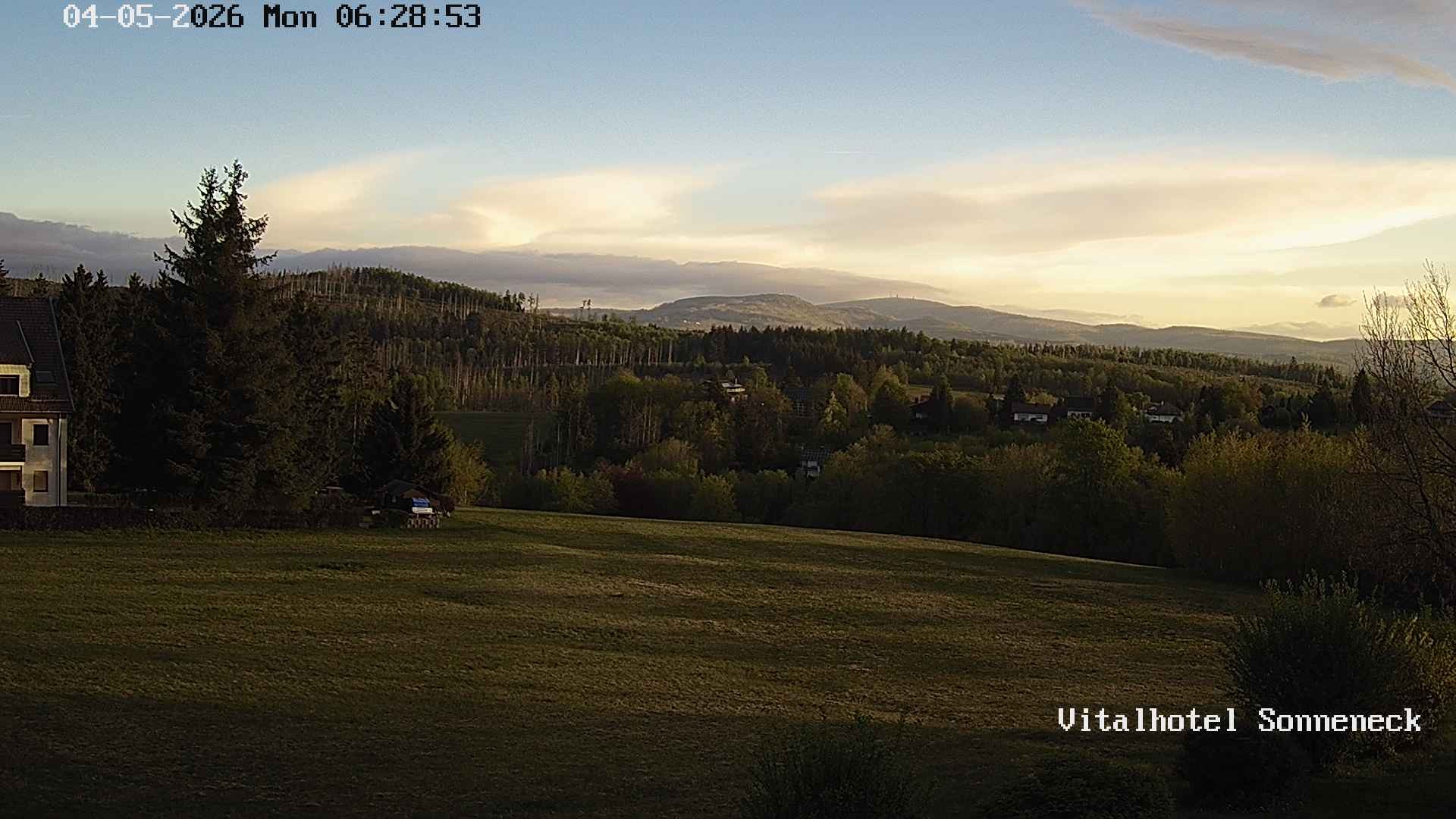 Archiv Foto Webcam Braunlage-Hohegeiß: Blick über das Tal