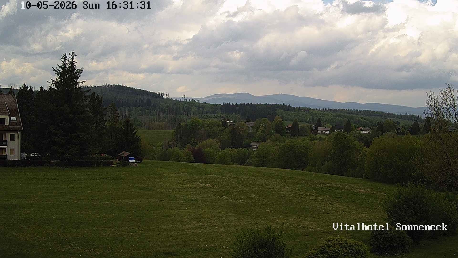 Archiv Foto Webcam Braunlage-Hohegeiß: Blick über das Tal
