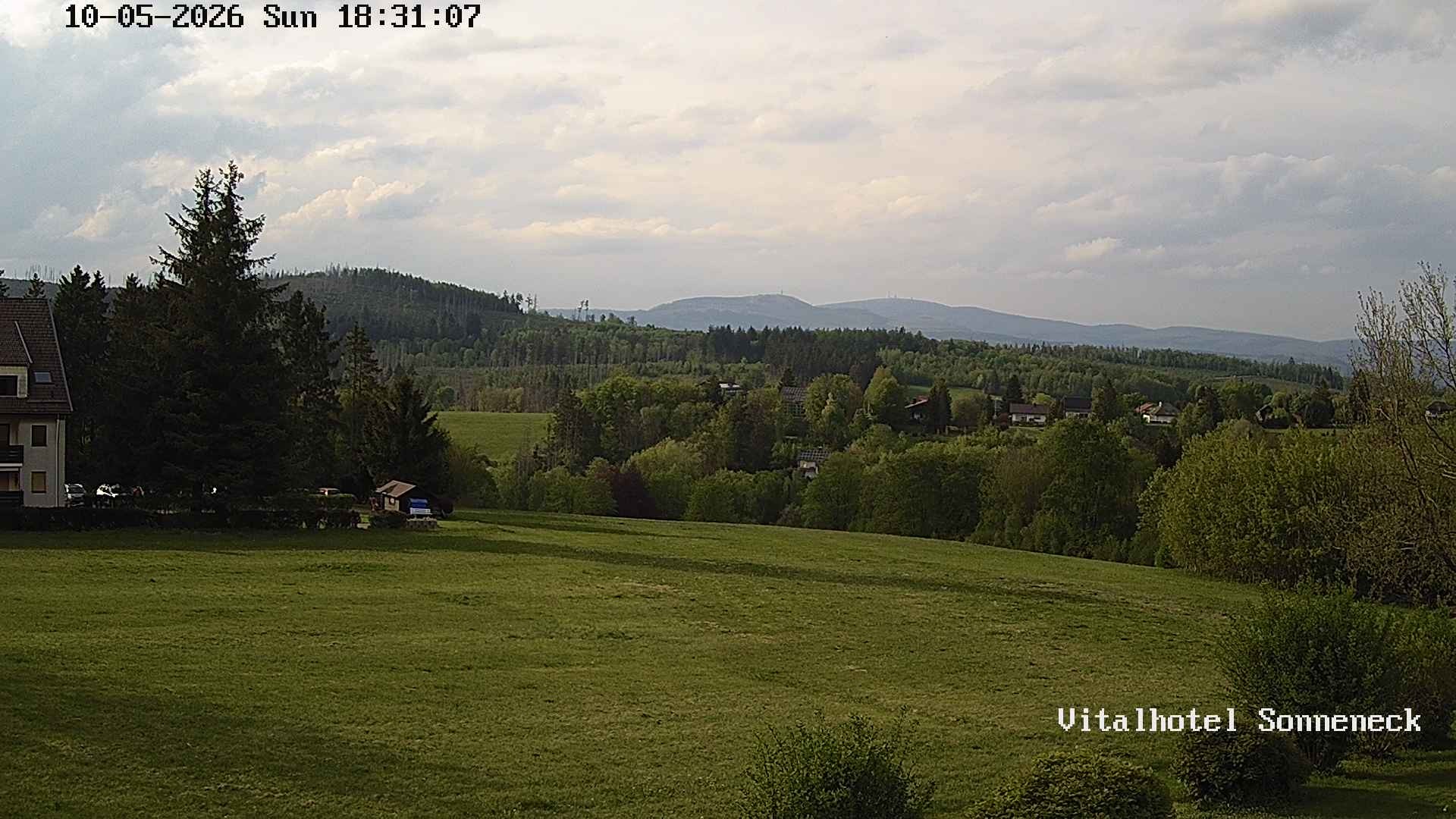 Archiv Foto Webcam Braunlage-Hohegeiß: Blick über das Tal
