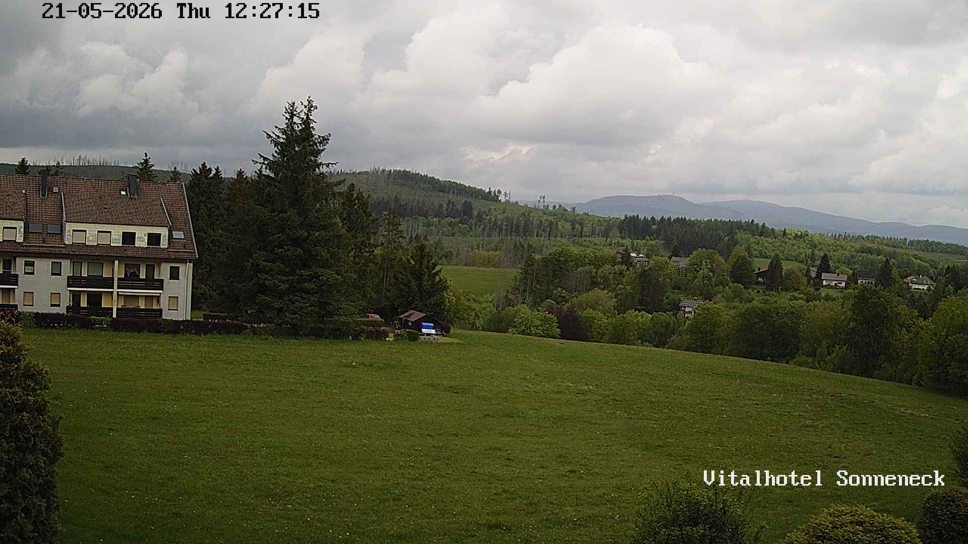 Archiv Foto Webcam Braunlage-Hohegeiß: Blick über das Tal