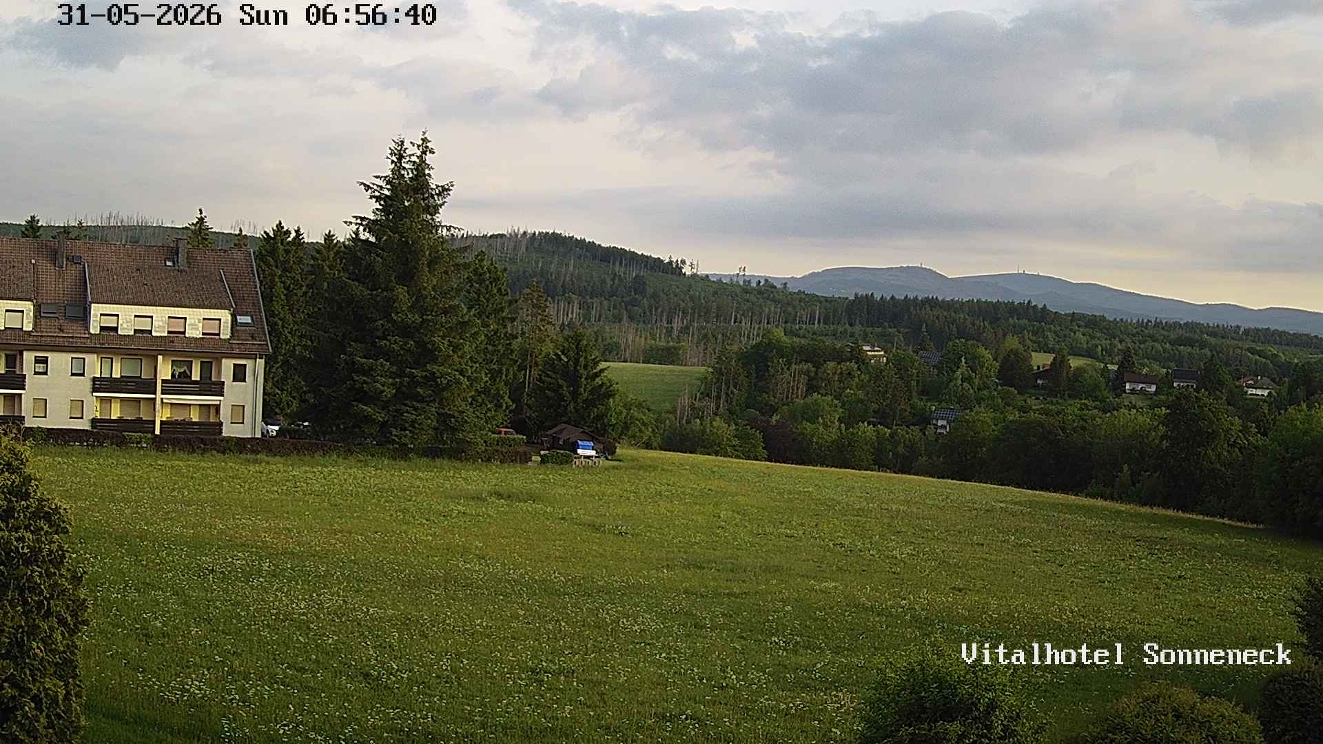 Archiv Foto Webcam Braunlage-Hohegeiß: Blick über das Tal