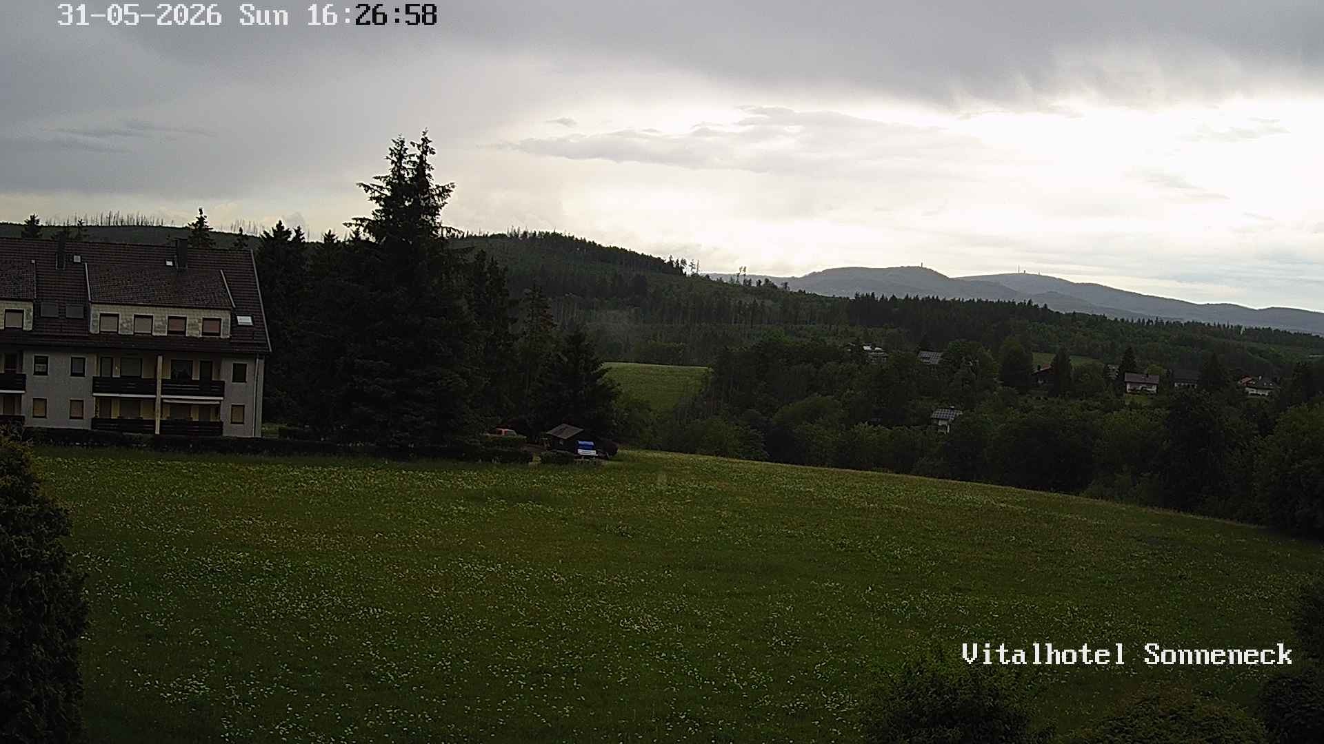 Archiv Foto Webcam Braunlage-Hohegeiß: Blick über das Tal