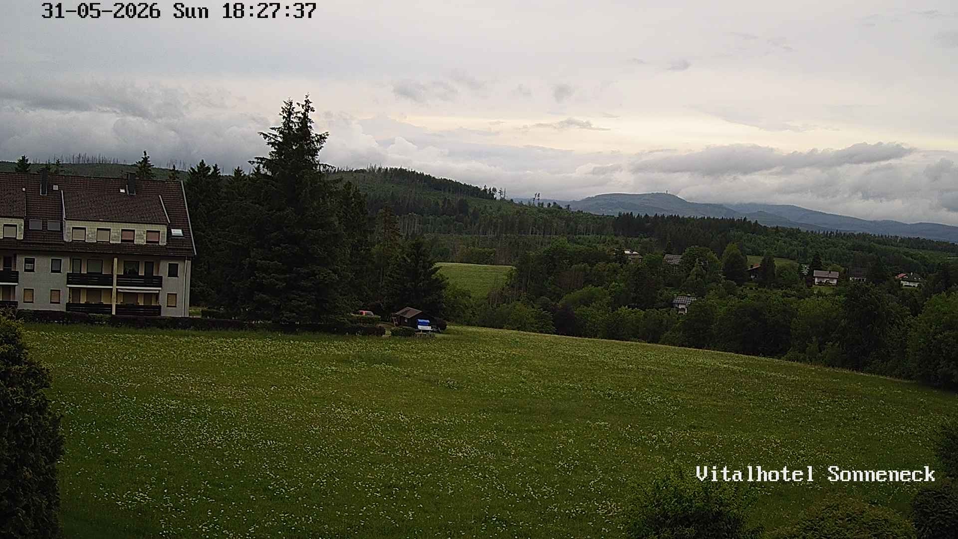 Archiv Foto Webcam Braunlage-Hohegeiß: Blick über das Tal