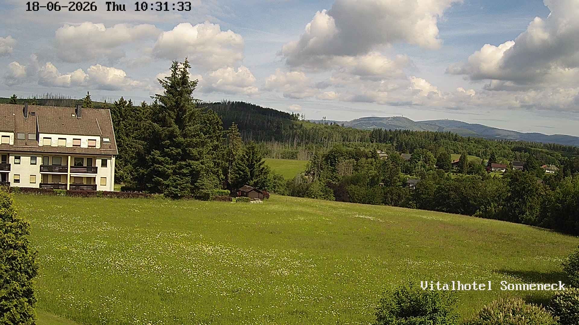 Archiv Foto Webcam Braunlage-Hohegeiß: Blick über das Tal