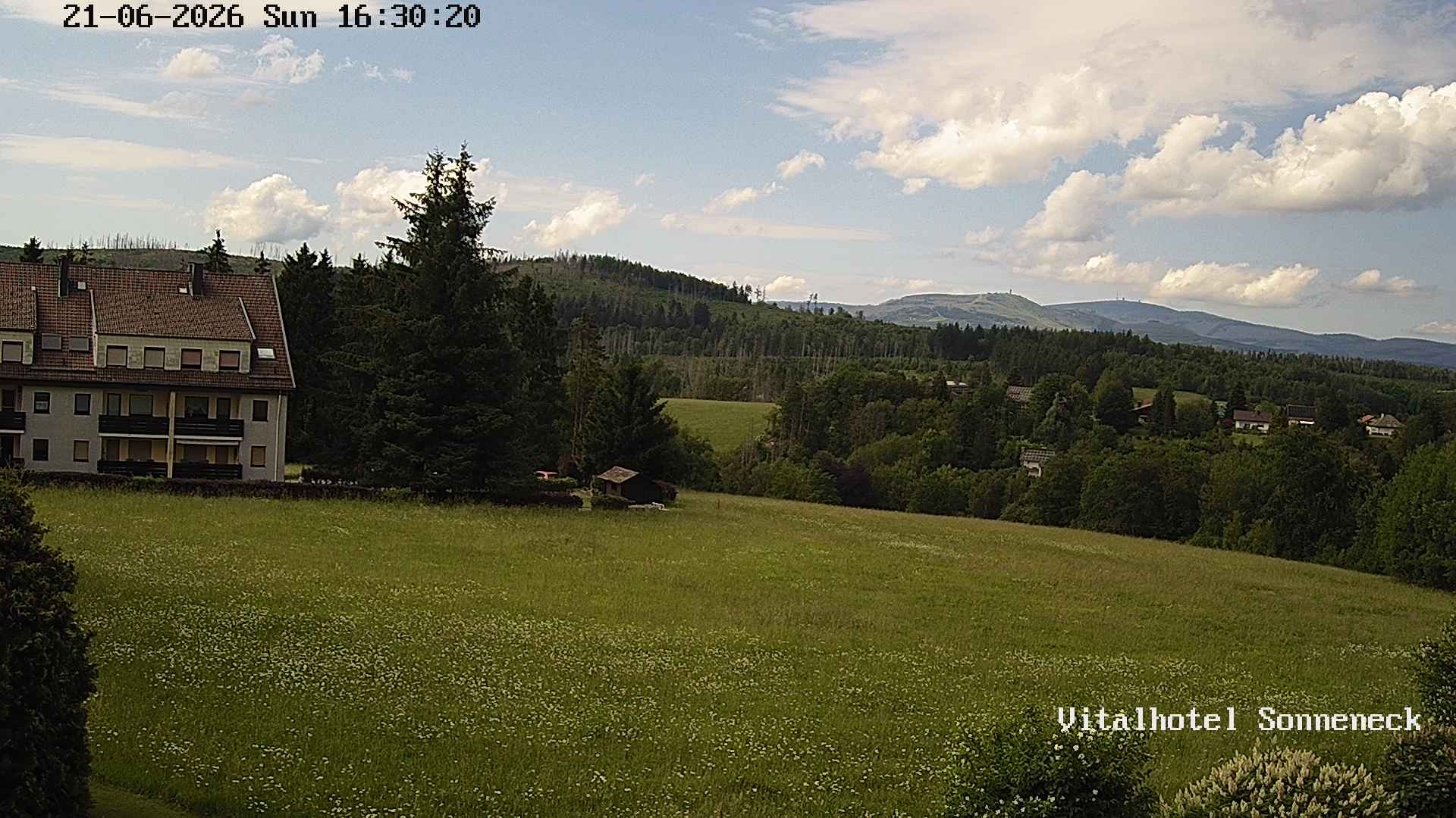 Archiv Foto Webcam Braunlage-Hohegeiß: Blick über das Tal