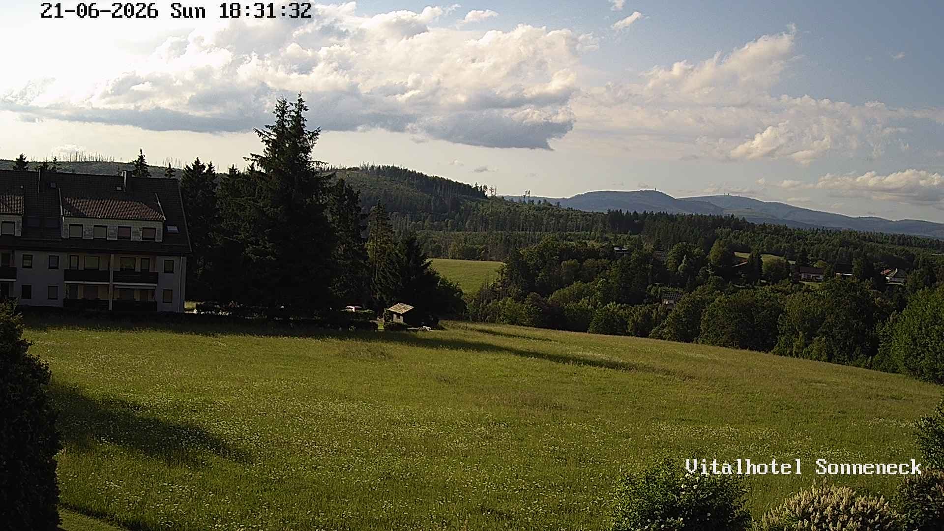 Archiv Foto Webcam Braunlage-Hohegeiß: Blick über das Tal