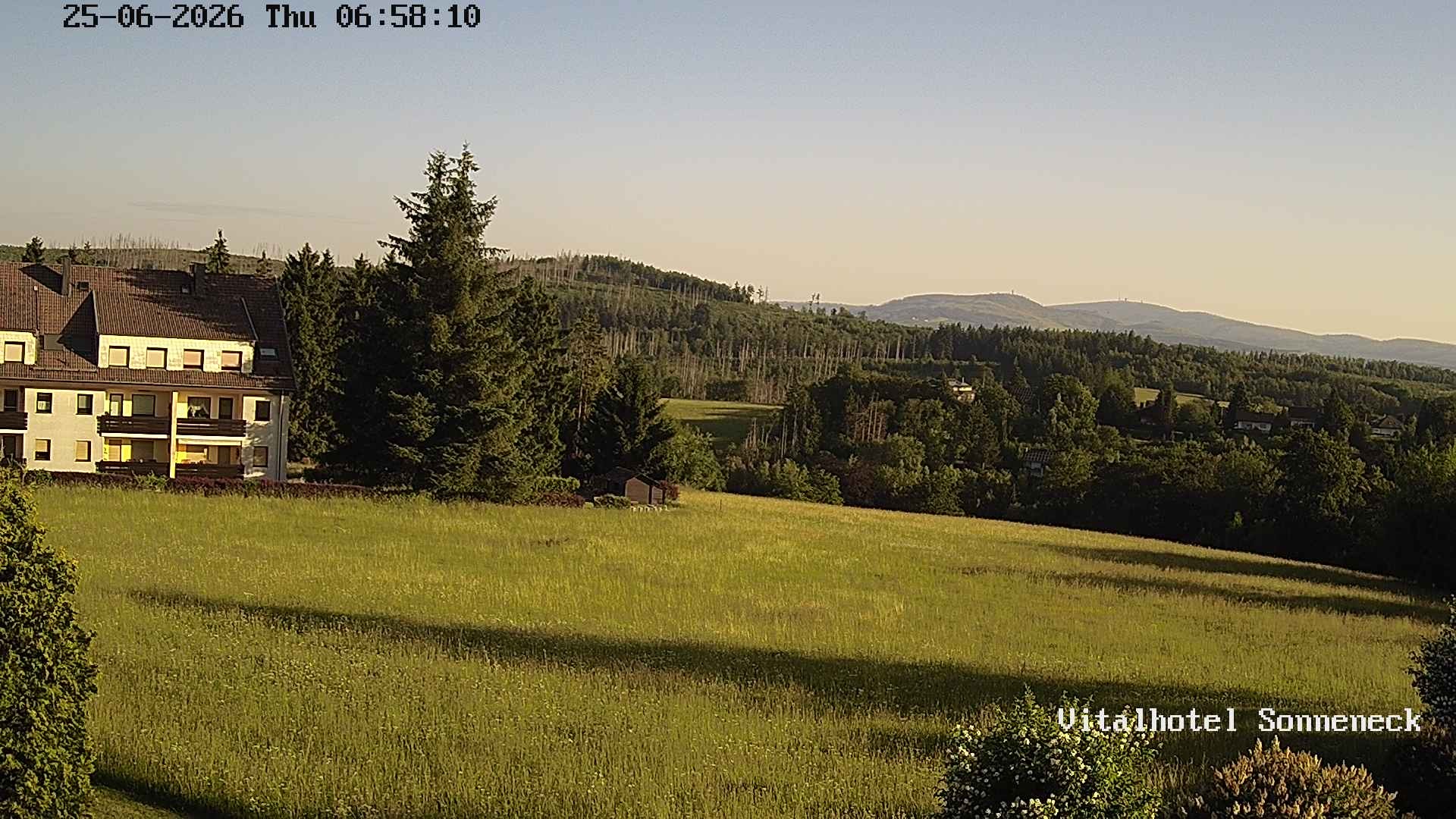 Archiv Foto Webcam Braunlage-Hohegeiß: Blick über das Tal