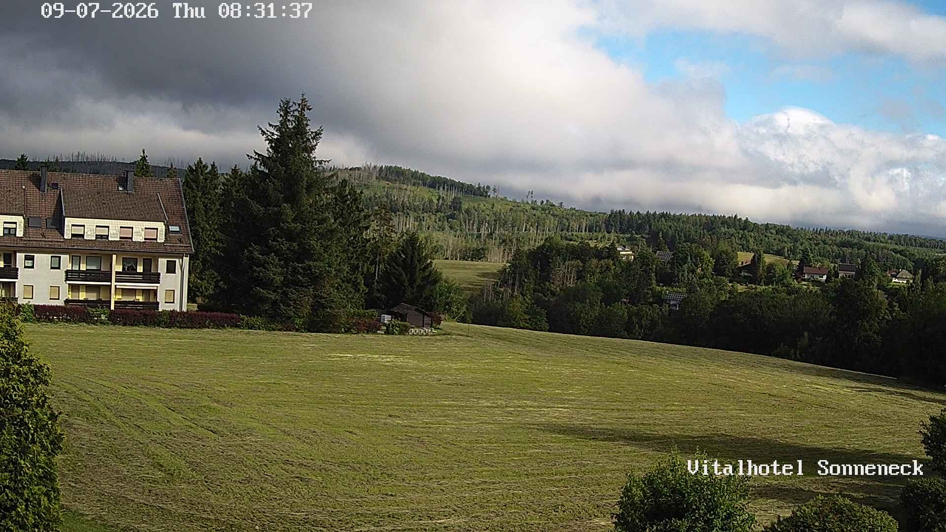 Archiv Foto Webcam Braunlage-Hohegeiß: Blick über das Tal