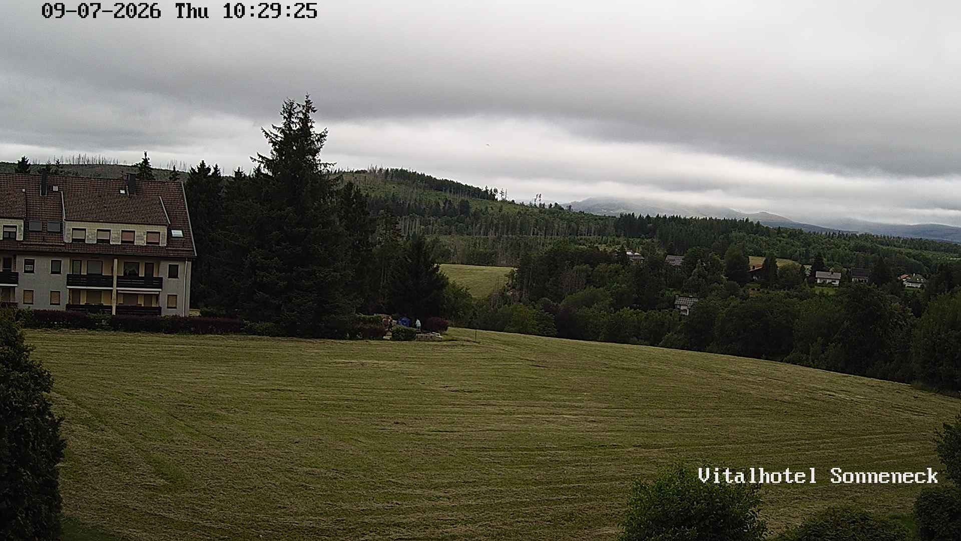 Archiv Foto Webcam Braunlage-Hohegeiß: Blick über das Tal