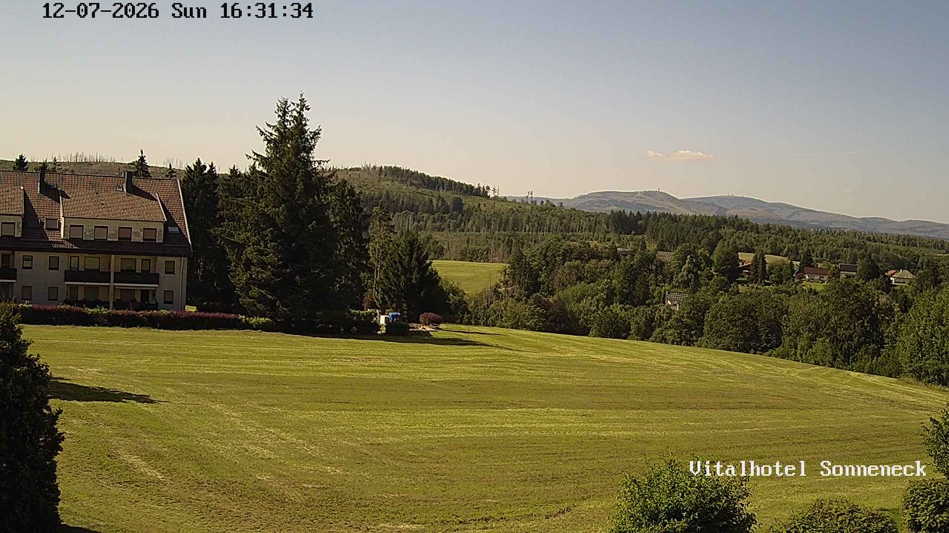 Archiv Foto Webcam Braunlage-Hohegeiß: Blick über das Tal