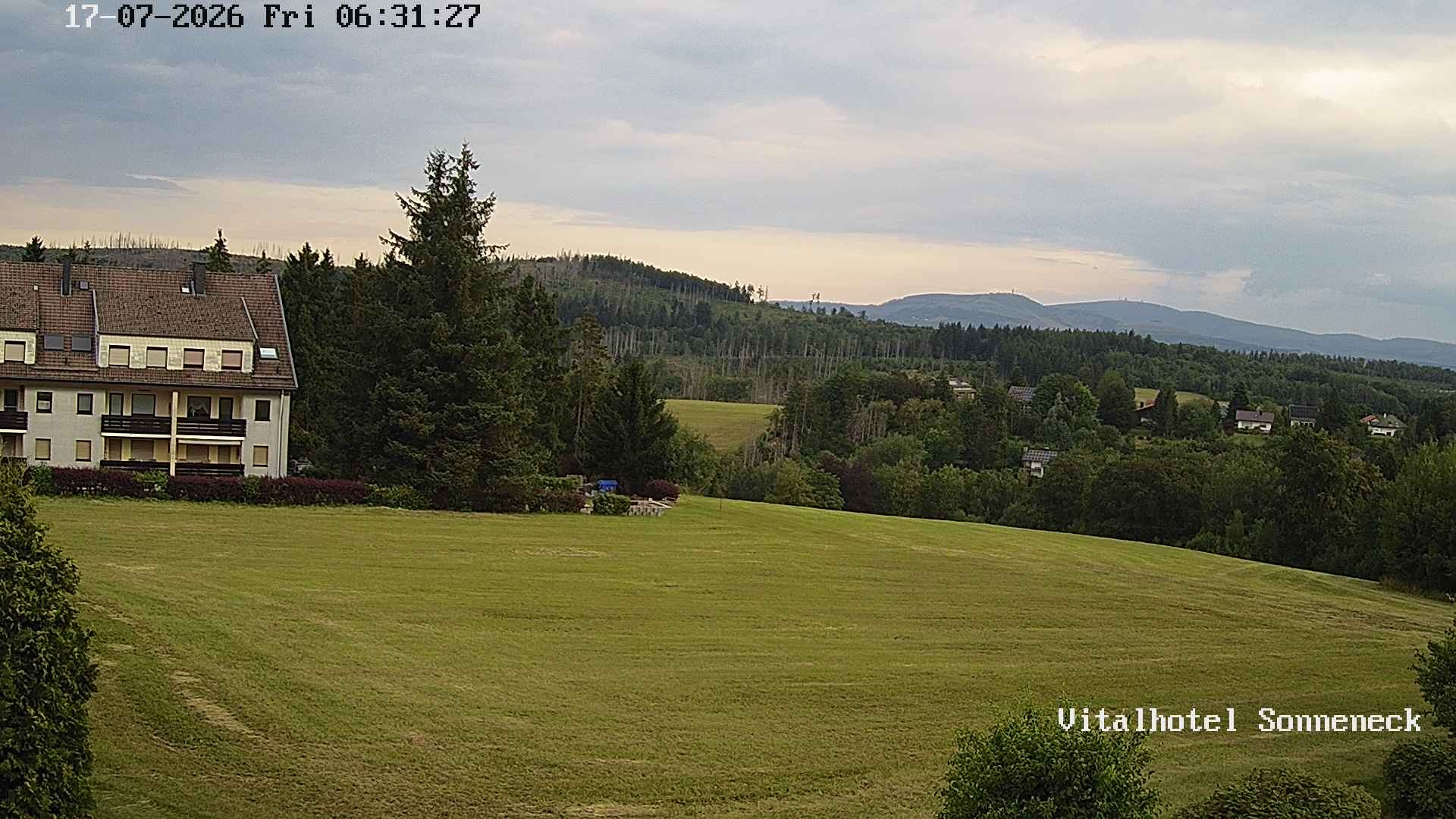 Archiv Foto Webcam Braunlage-Hohegeiß: Blick über das Tal