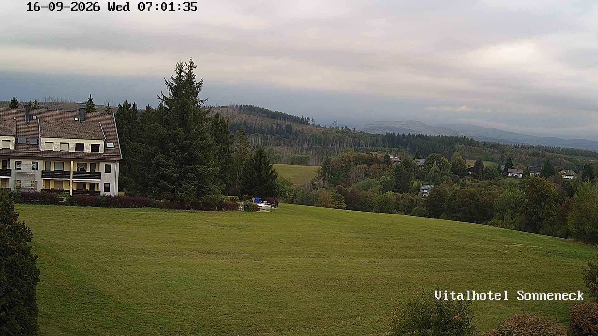 Archiv Foto Webcam Braunlage-Hohegeiß: Blick über das Tal