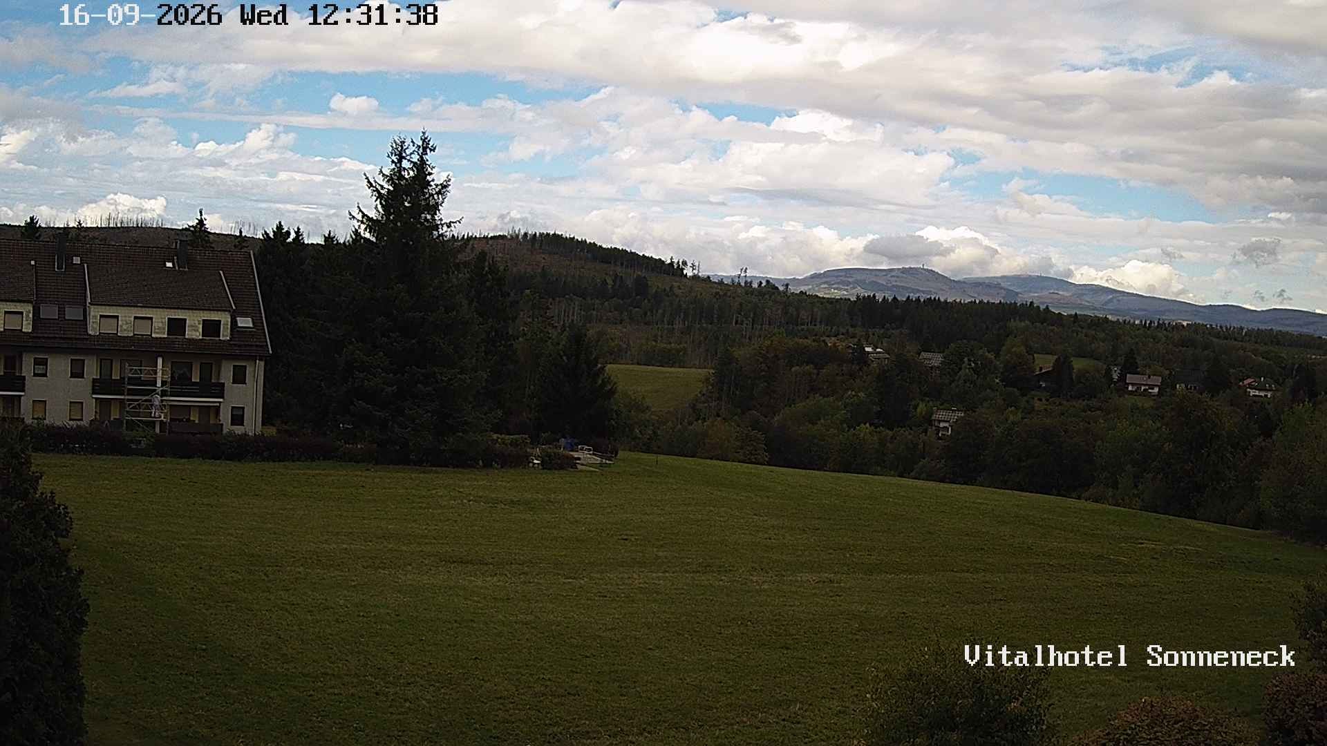 Archiv Foto Webcam Braunlage-Hohegeiß: Blick über das Tal