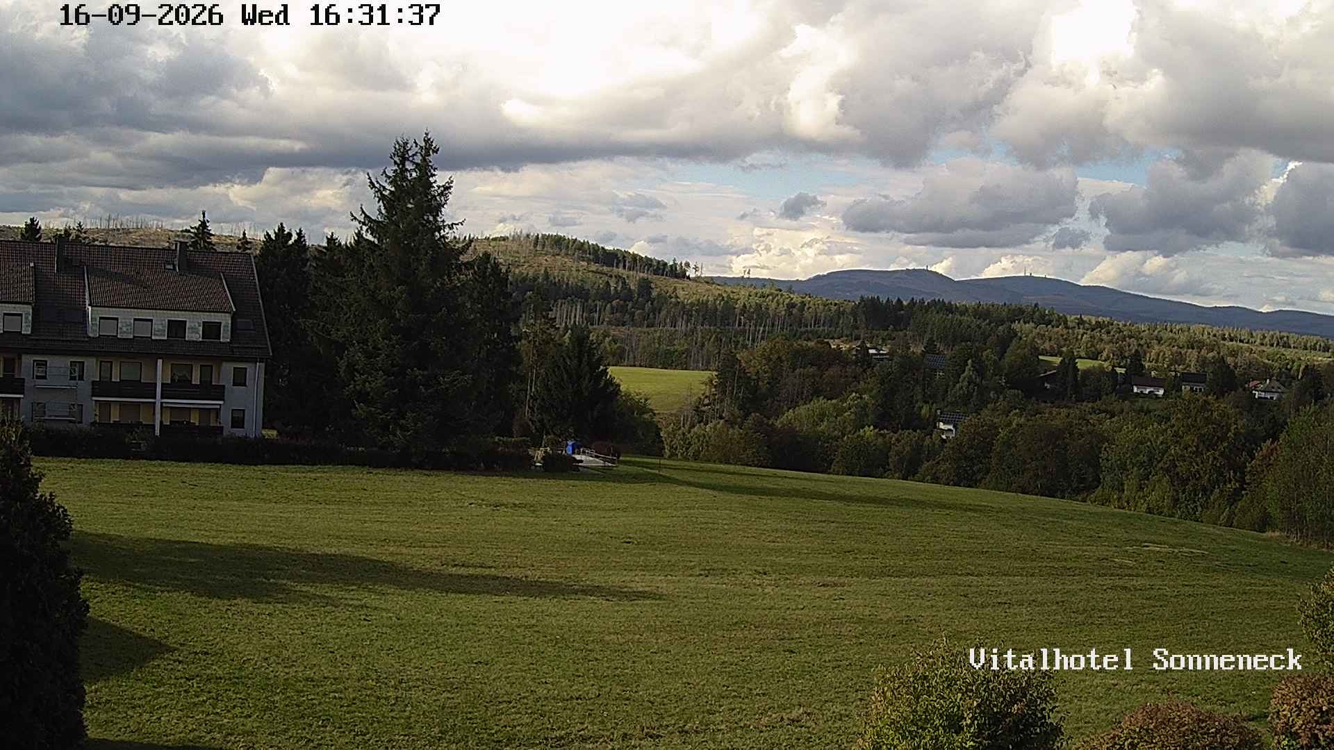 Archiv Foto Webcam Braunlage-Hohegeiß: Blick über das Tal