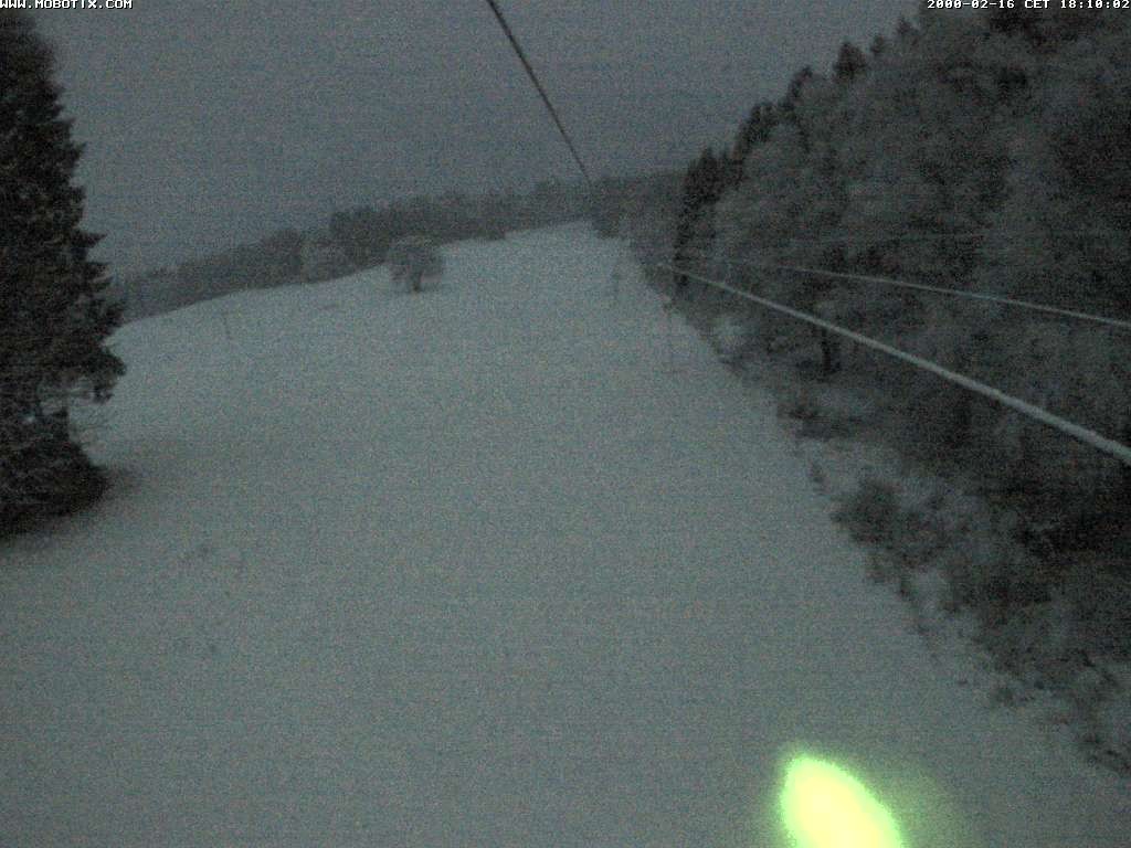 Archived image Webcam Eschenberglifte Niedersfeld the slope