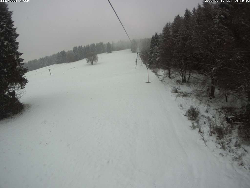 Archived image Webcam Eschenberglifte Niedersfeld the slope