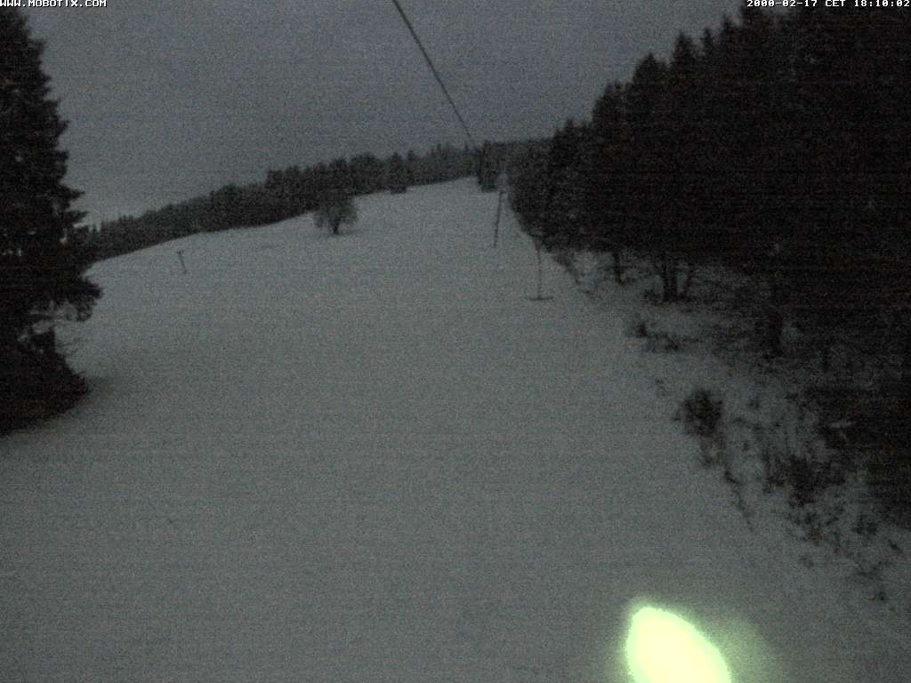Archived image Webcam Eschenberglifte Niedersfeld the slope