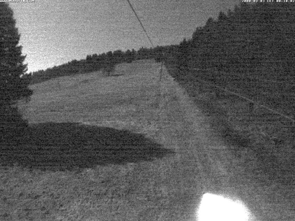 Archiv Foto Webcam Eschenberglifte Niedersfeld Blick auf die Piste