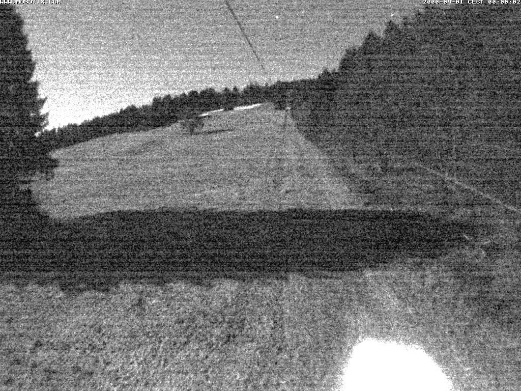 Archiv Foto Webcam Eschenberglifte Niedersfeld Blick auf die Piste