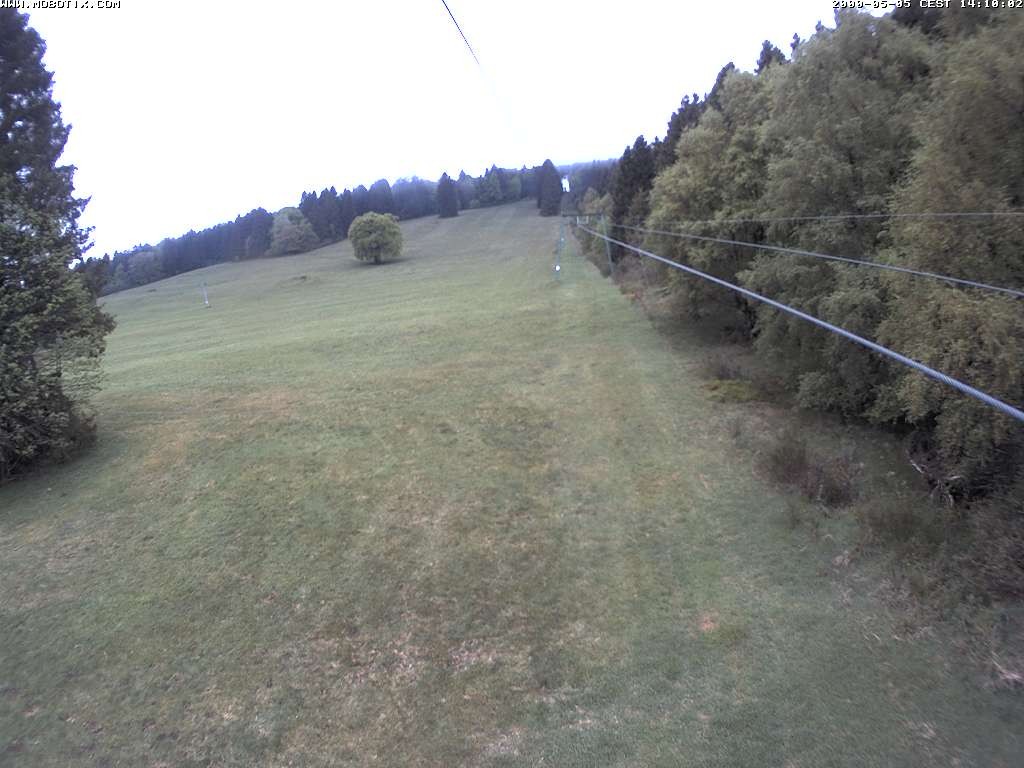 Archived image Webcam Eschenberglifte Niedersfeld the slope