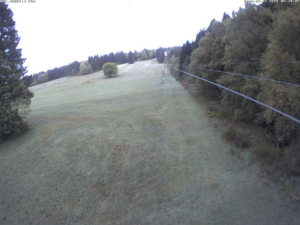 Archived image Webcam Eschenberglifte Niedersfeld the slope