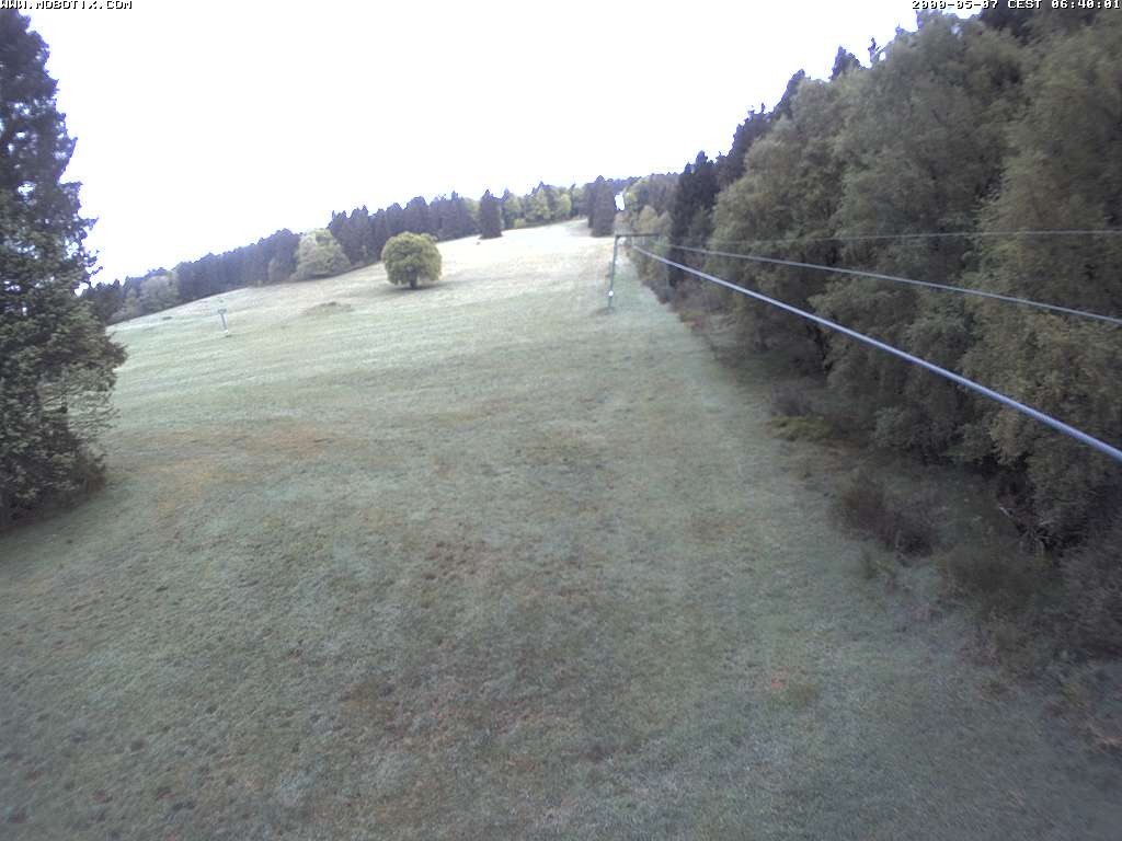 Archived image Webcam Eschenberglifte Niedersfeld the slope