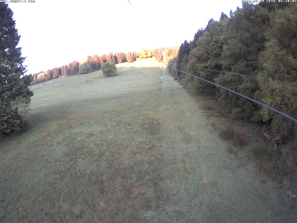 Archived image Webcam Eschenberglifte Niedersfeld the slope