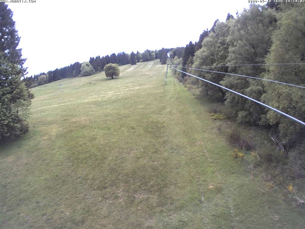 Archiv Foto Webcam Eschenberglifte Niedersfeld Blick auf die Piste